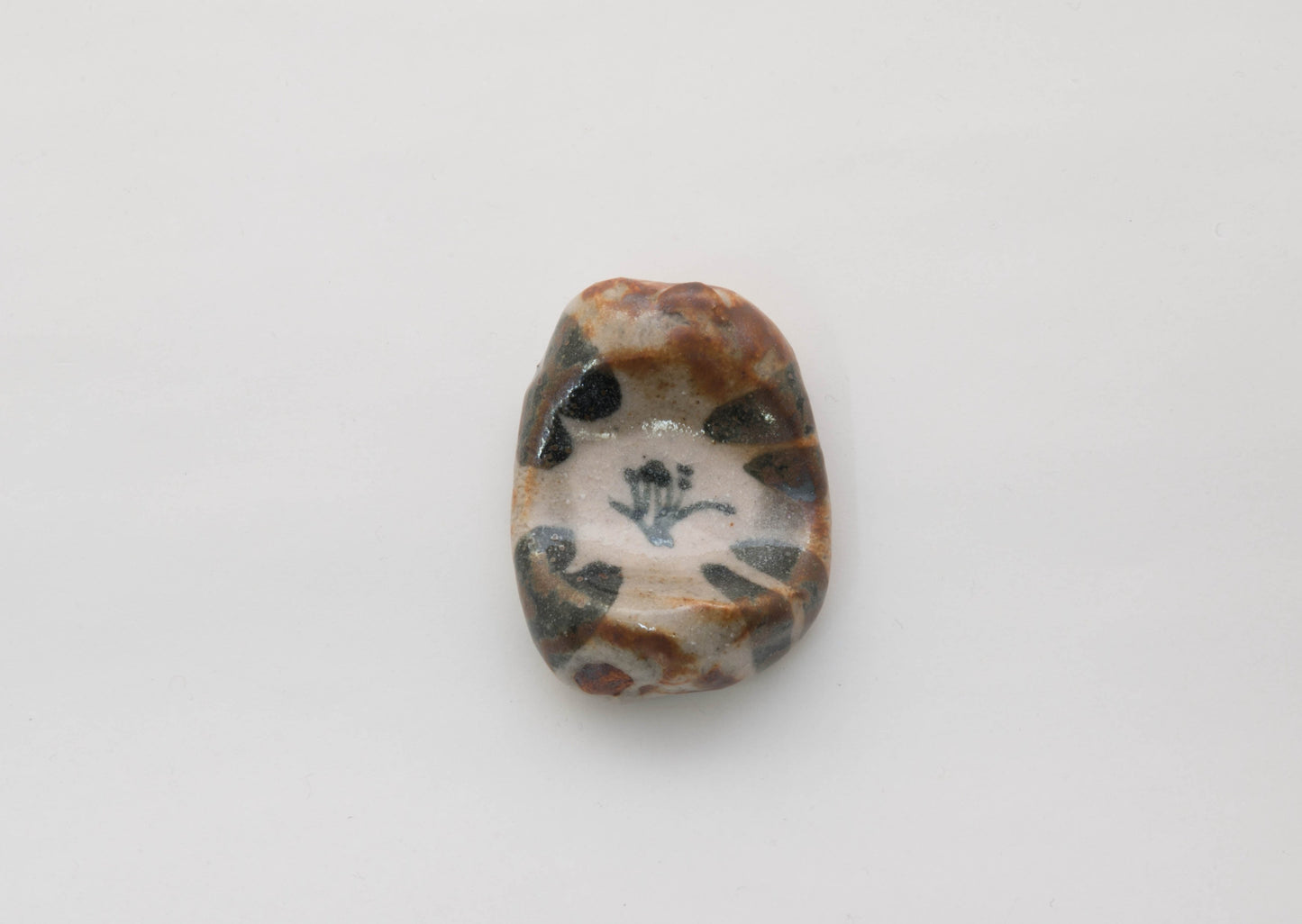 Earthenware Chopstick Rest with Hand-Drawn Camellia by Kazuji Sato ★FREE SHIPPING