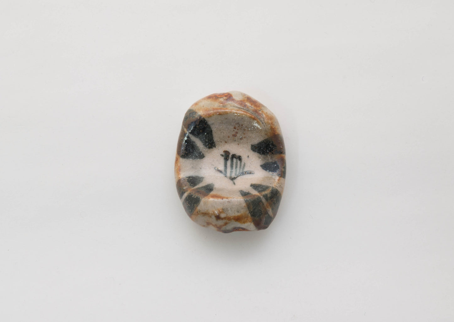 Earthenware Chopstick Rest with Hand-Drawn Camellia by Kazuji Sato ★FREE SHIPPING