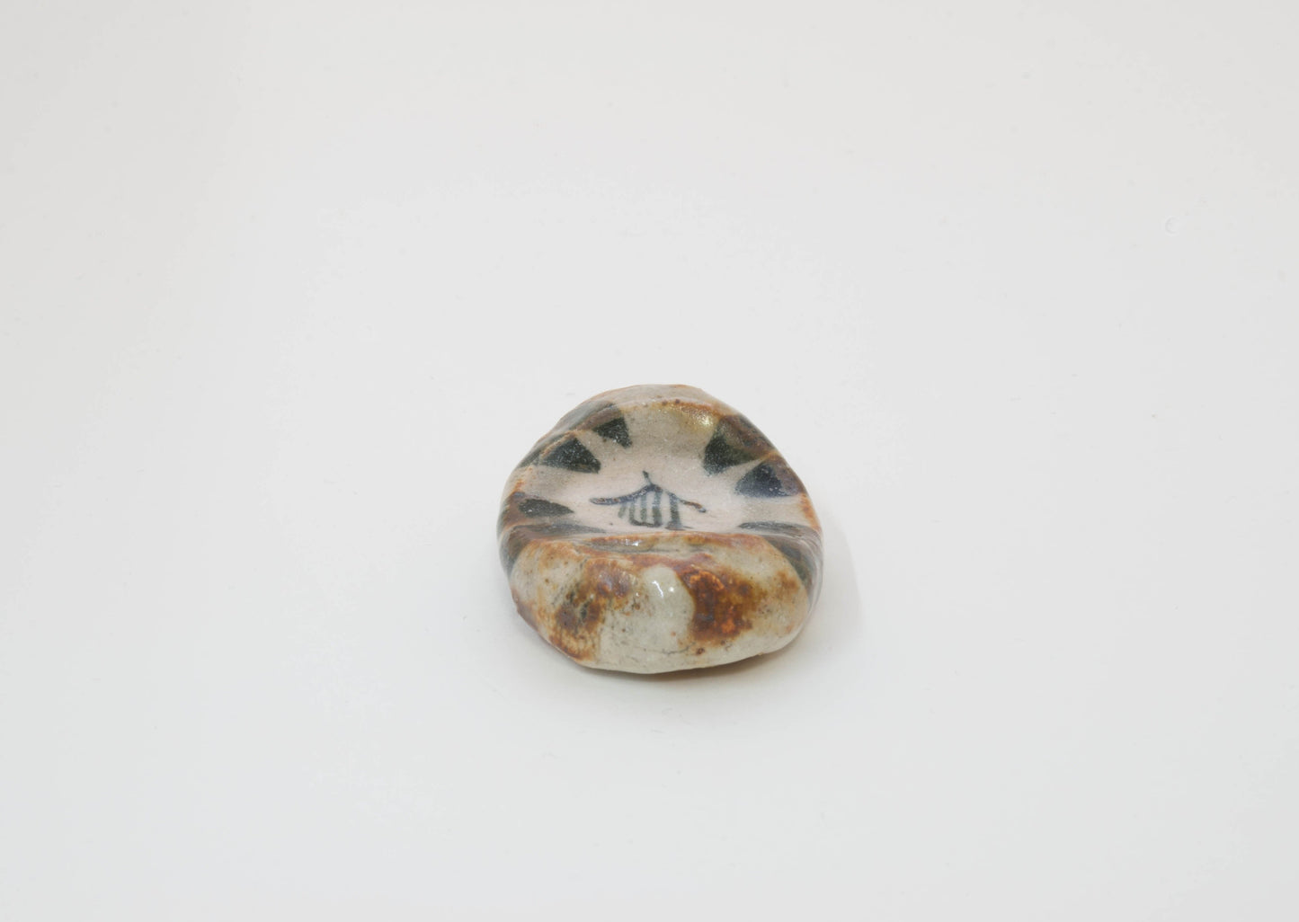 Earthenware Chopstick Rest with Hand-Drawn Camellia by Kazuji Sato ★FREE SHIPPING