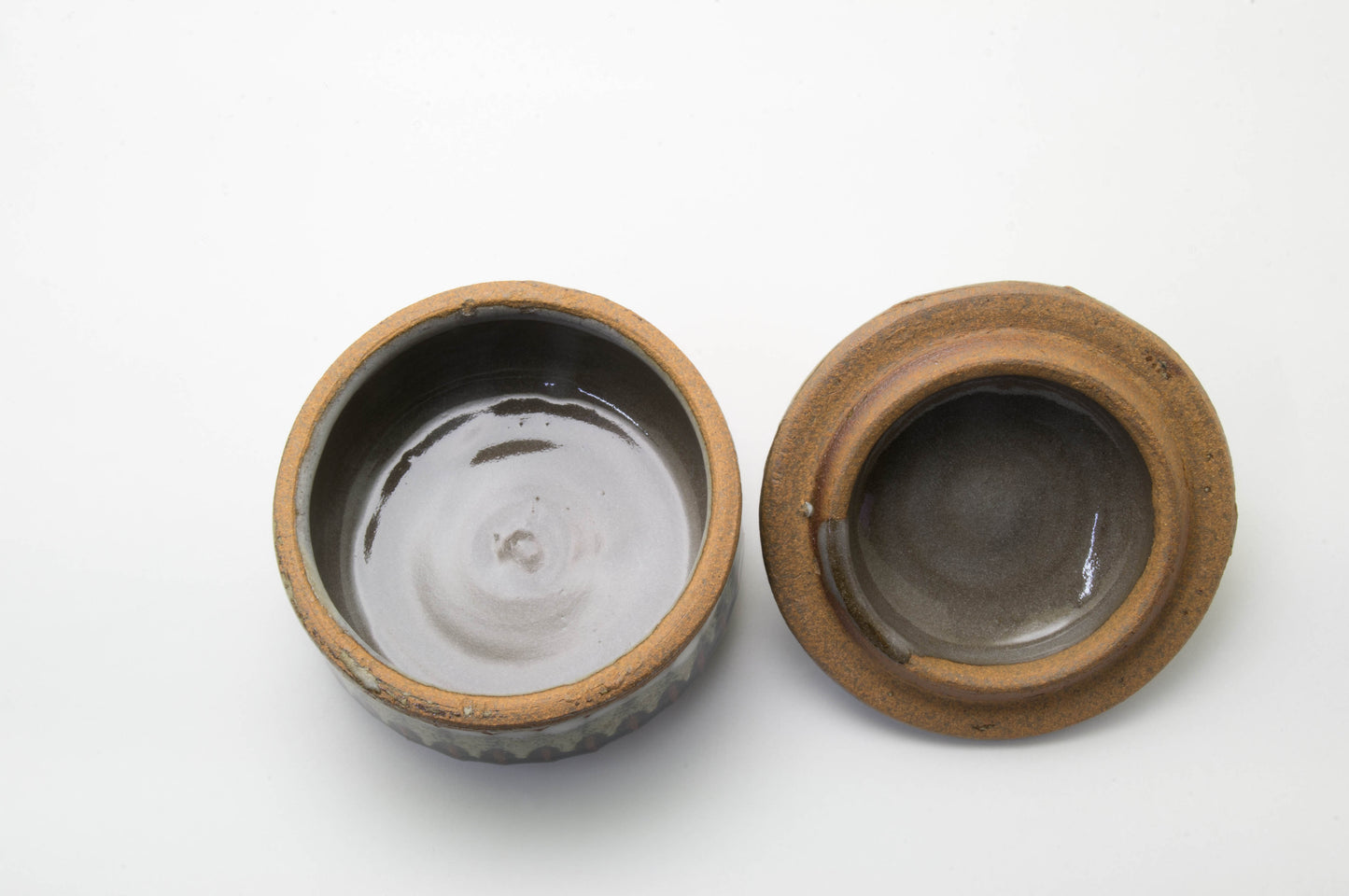 Small Earthenware Jar with a Lid by Toshihiko-gama