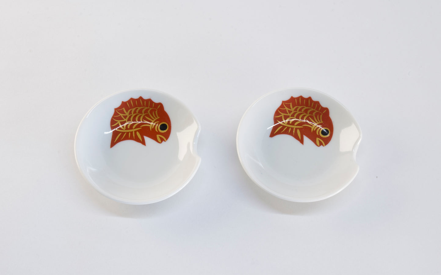 Porcelain Chopstick Rest with Hand-Drawn Sea Bream Drawn by Zoho-gama