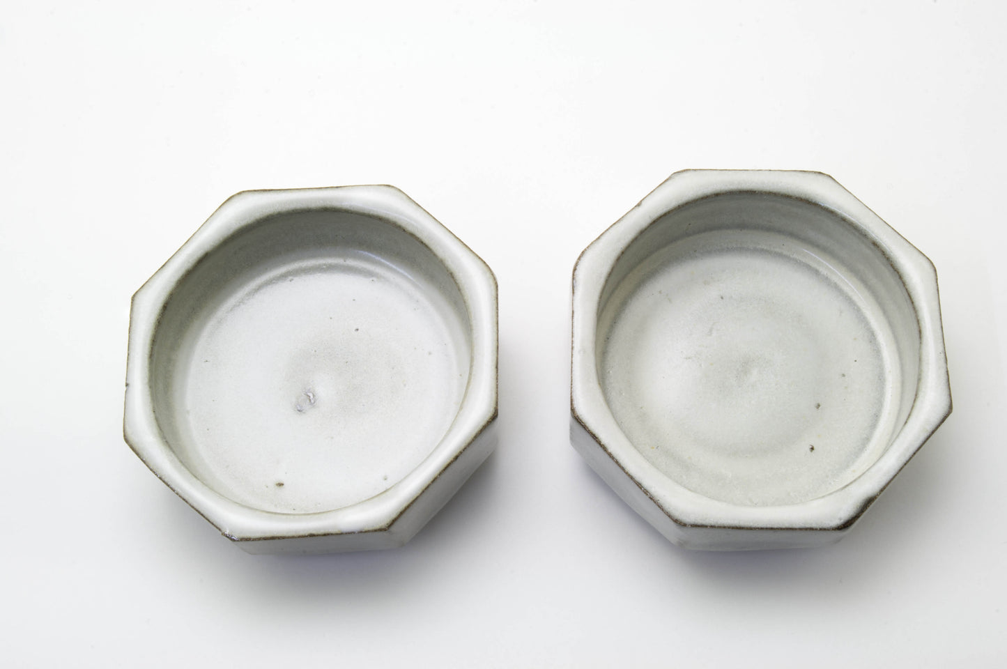 Small Deep Dish Earthenware by Toshihiko-gama