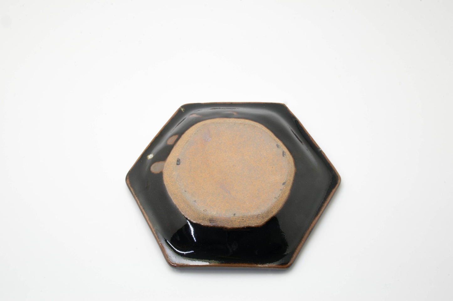 Hexagon Earthenware Plate by Toshihiko-gama