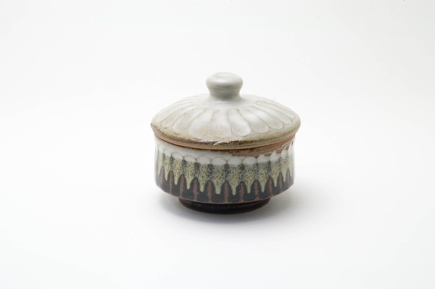 Small Earthenware Jar with a Lid by Toshihiko-gama