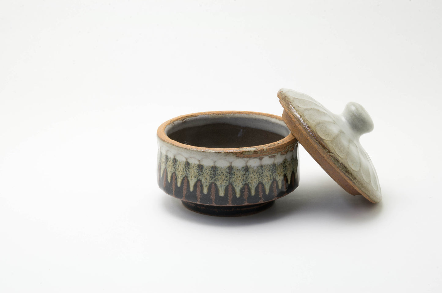 Small Earthenware Jar with a Lid by Toshihiko-gama