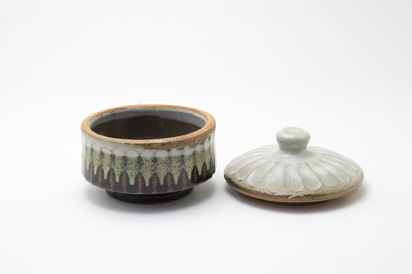 Small Earthenware Jar with a Lid by Toshihiko-gama