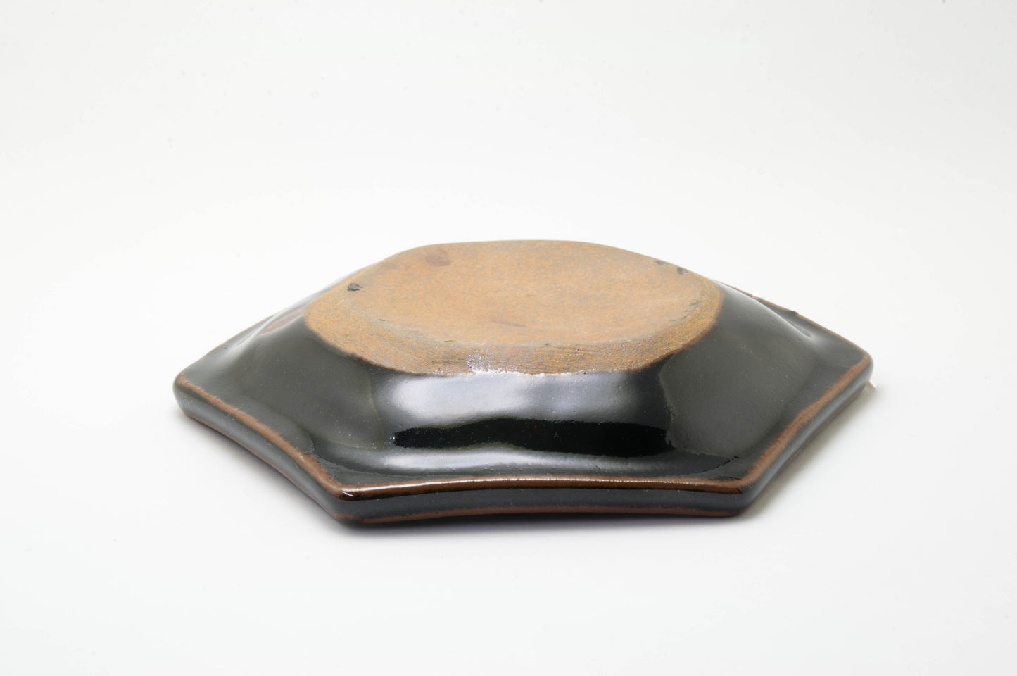 Hexagon Earthenware Plate by Toshihiko-gama