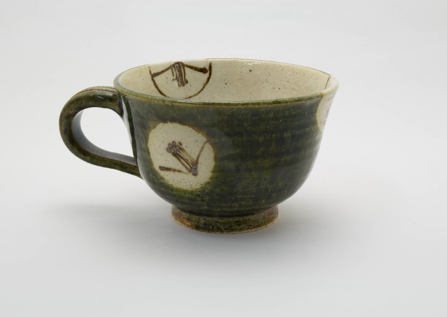 Earthenware Cup with Hand-Drawn Camellia Drawn by Zoho-gama