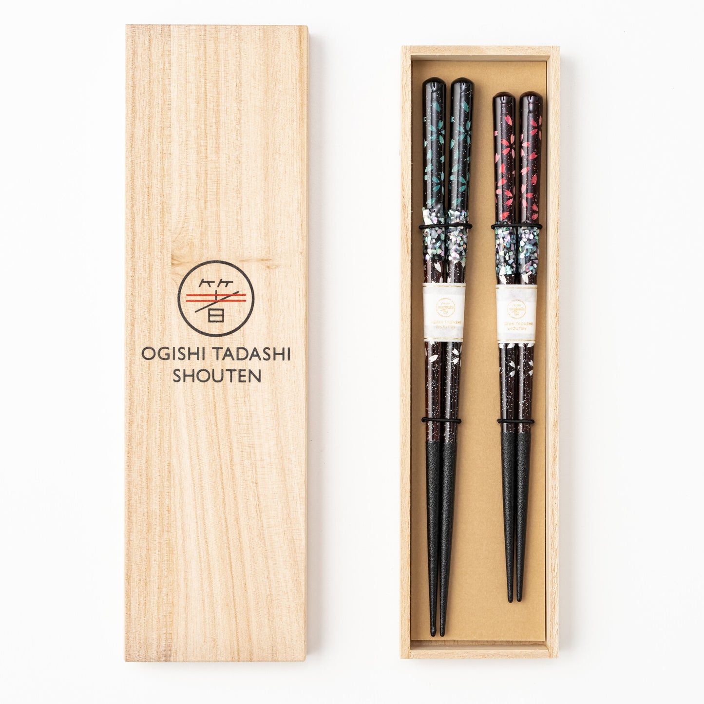 Wakasa Lacquer Chopsticks with Cherry Blossom Pattern by Abalone Shell (in a set)