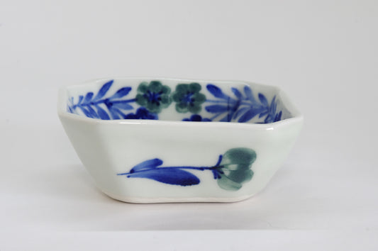 Small Rectangle Semi-Porcelain Deep Dish with Hand-Drawn Flower by Shiho Tanaka