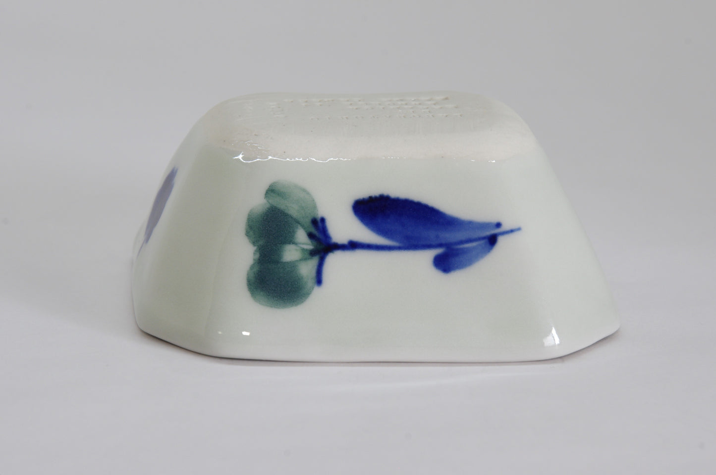 Small Rectangle Semi-Porcelain Deep Dish with Hand-Drawn Flower by Shiho Tanaka