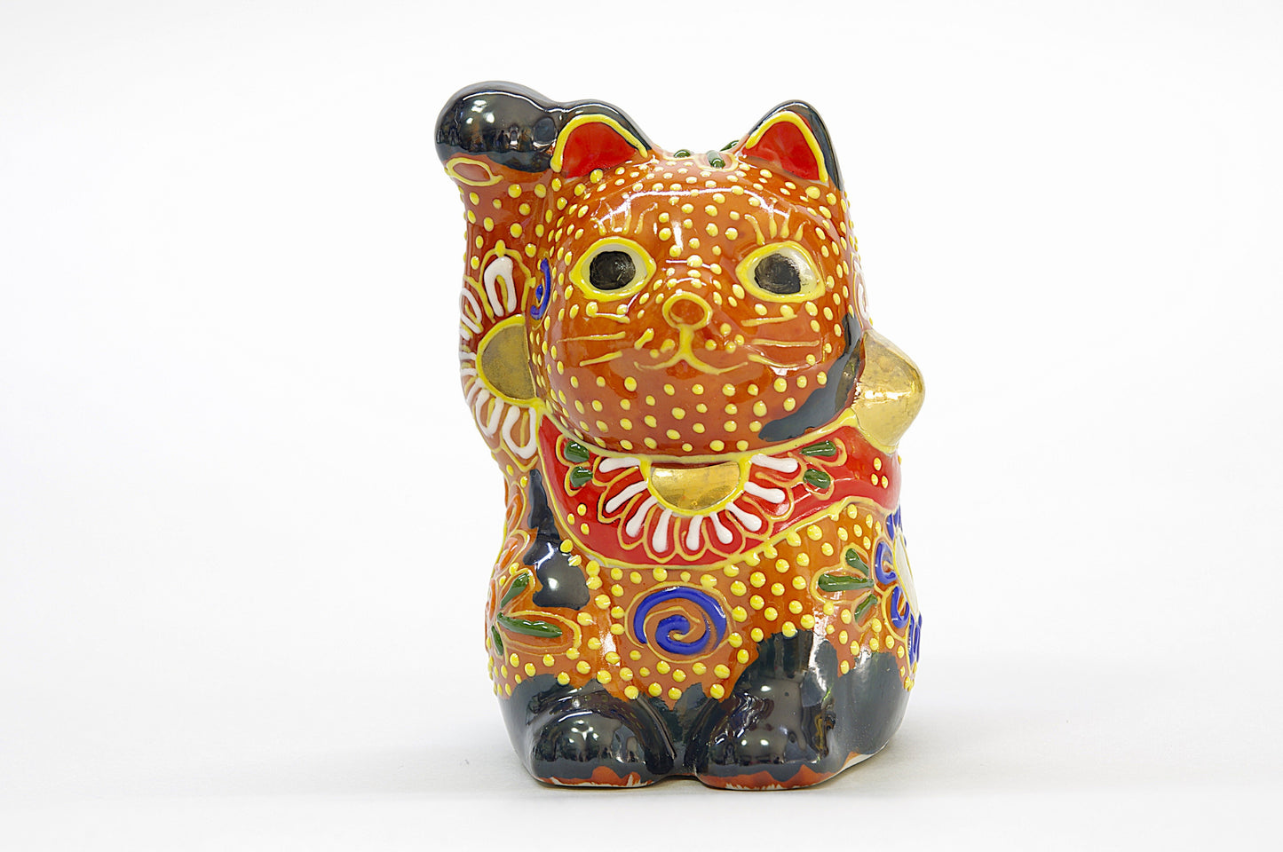 Porcelain of Maneki Neko in Kutani Ware [Ornament]