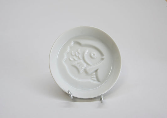 Porcelain Small Plate with Embossed Seebream by Maiwa-gama