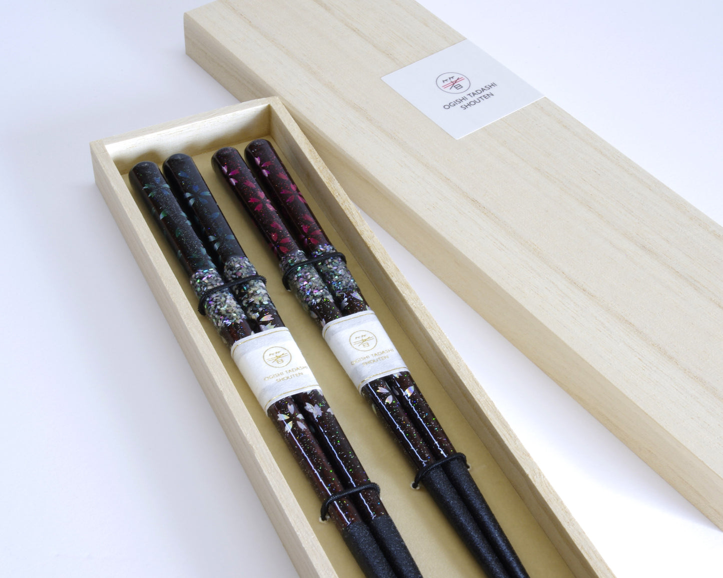 Wakasa Lacquer Chopsticks with Cherry Blossom Pattern by Abalone Shell (in a set)