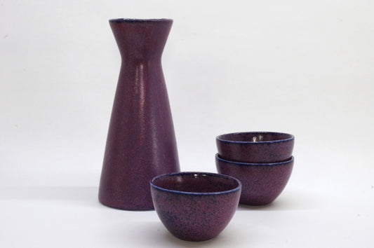 Purple Porcelain Tokkuri and Ochoko by Kohyo